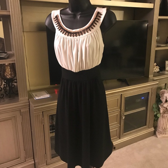Classic dress by Sandiva size M - Picture 4 of 7
